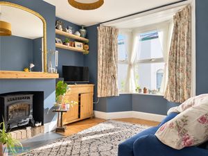 Sitting room- click for photo gallery